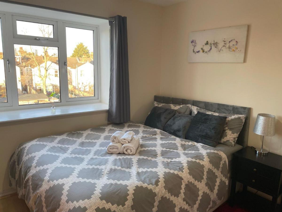 Nnk Air Bnb Enfield Ngoại thất bức ảnh