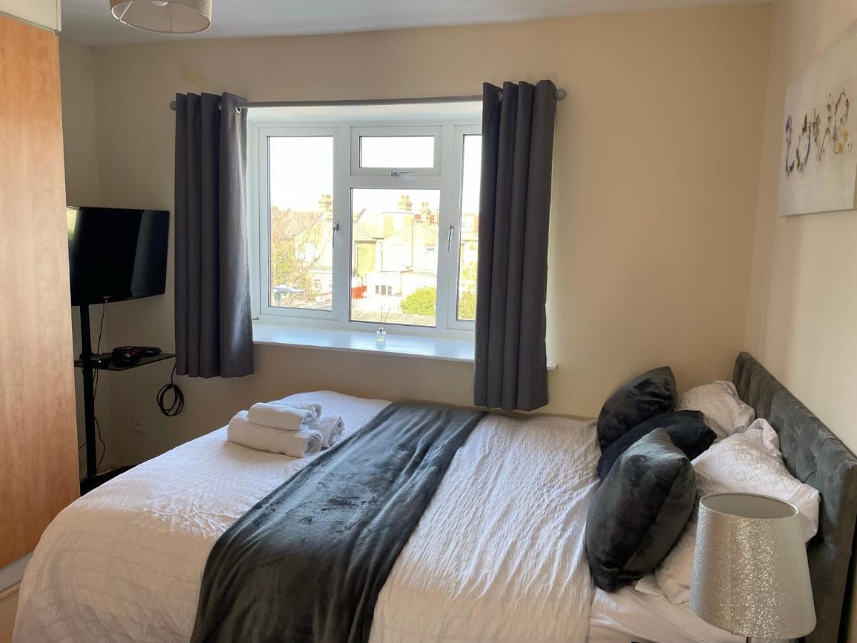 Nnk Air Bnb Enfield Ngoại thất bức ảnh
